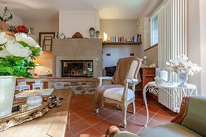 Farmhouse in Lucca With Private Pool