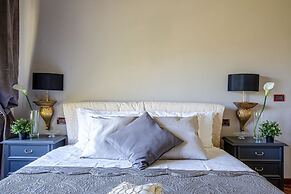 Farmhouse in Lucca With Private Pool