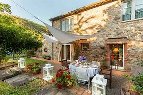 Farmhouse in Lucca With Private Pool