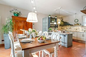 Farmhouse in Lucca With Private Pool