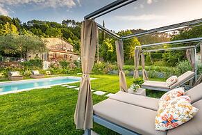 Farmhouse in Lucca With Private Pool