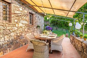 Farmhouse in Lucca With Private Pool