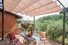 Villa in Lucca With Pool Near Tuscan Coast