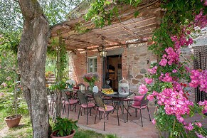 Villa in Lucca With Pool Near Tuscan Coast
