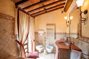 Villa in Lucca With Pool Near Tuscan Coast
