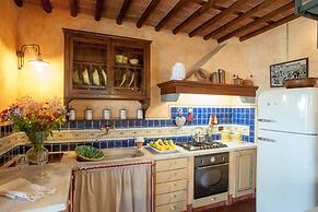 Villa in Lucca With Pool Near Tuscan Coast