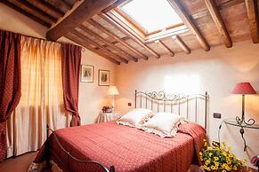 Villa in Lucca With Pool Near Tuscan Coast