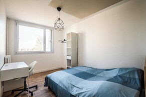 Private Room in a Shared Flat - Lyon 8e