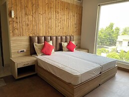 Hotel Grand Tushar Elegant