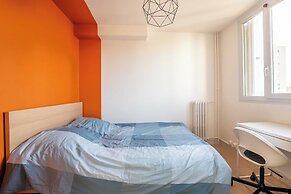 Private Room in a Shared Flat - Lyon 8e