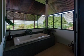3Br Seaview with Pool Escape V276