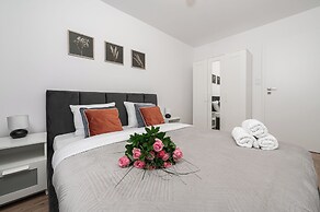 Lumina 3-room apartment with balcony