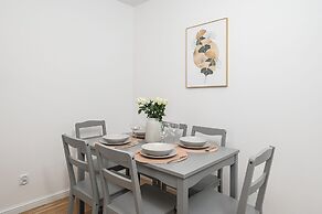 Lumina 3-room apartment with balcony