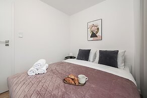 Lumina 3-room apartment with balcony