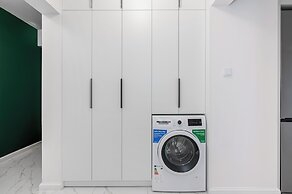Lumina 3-room apartment with balcony