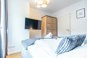 Nice 1BR 1LR Apartment City Center