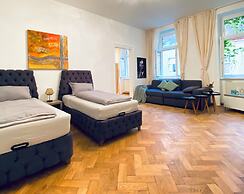 Cozy 2BR Apartment Close to Westbahnhof