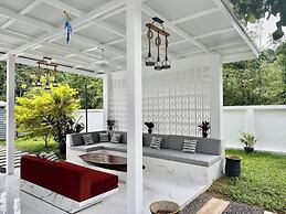 Beautiful Villa Between Jungle, sea and Mountain