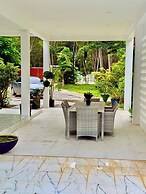 Beautiful Villa Between Jungle, sea and Mountain