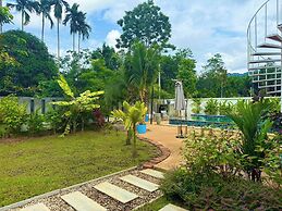 Beautiful Villa Between Jungle, sea and Mountain