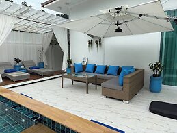 Beautiful Villa Between Jungle, sea and Mountain
