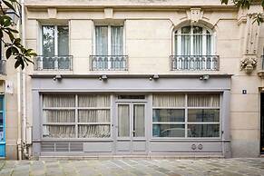 Place des Vosges, Apartment With Air Conditioning