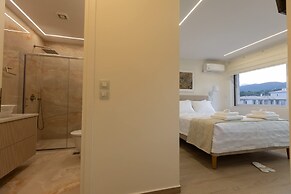 Seafront Villa Ciel With Private Pool in Nafpaktos