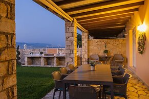 Seafront Villa Ciel With Private Pool in Nafpaktos