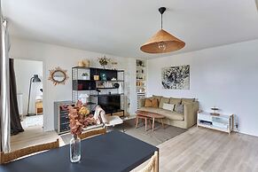 Charming Apartment 1 Bedroom Heart 16th in Paris