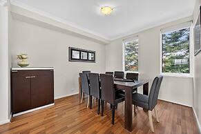 Serene 2-bed Apartment by the Canal