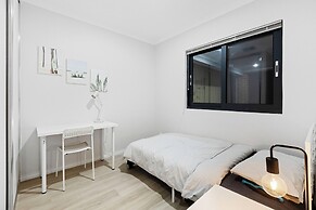 Premium Modern Homestay-Walk to Curtin University-Shared Kitchen