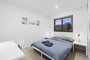 Premium Modern Homestay-Walk to Curtin University-Shared Kitchen