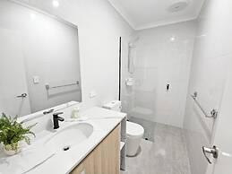 Premium Modern Homestay-Walk to Curtin University-Shared Kitchen