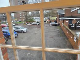 Apartment - Sleeps 6 & Near Station