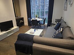 Apartment - Sleeps 6 & Near Station