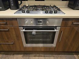 Apartment - Sleeps 6 & Near Station