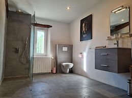 Beautiful Detached Villa With Pool