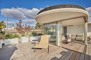 Penthouse With View of the Eiffel Tower-faubourg