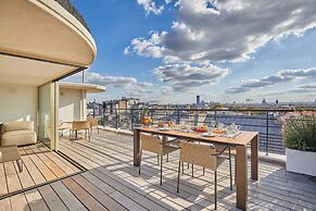 Penthouse With View of the Eiffel Tower-faubourg