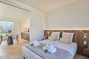 Penthouse With View of the Eiffel Tower-faubourg