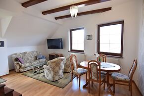 Holiday Apartment With Fireplace, Lake View