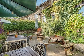 The Retreat with Free Parking