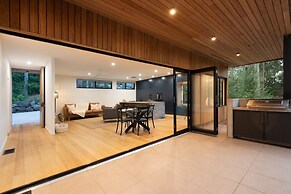 Daydream Cottage - Beachside Luxury in Lilli Pilli