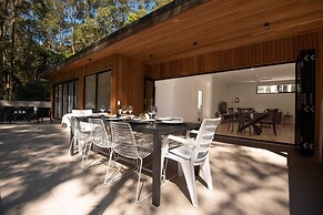 Daydream Cottage - Beachside Luxury in Lilli Pilli
