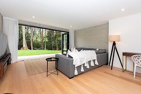 Daydream Cottage - Beachside Luxury in Lilli Pilli