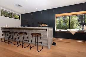 Daydream Cottage - Beachside Luxury in Lilli Pilli