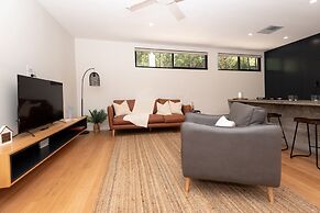 Daydream Cottage - Beachside Luxury in Lilli Pilli