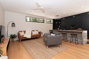 Daydream Cottage - Beachside Luxury in Lilli Pilli