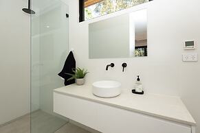 Daydream Cottage - Beachside Luxury in Lilli Pilli