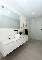 Daydream Cottage - Beachside Luxury in Lilli Pilli